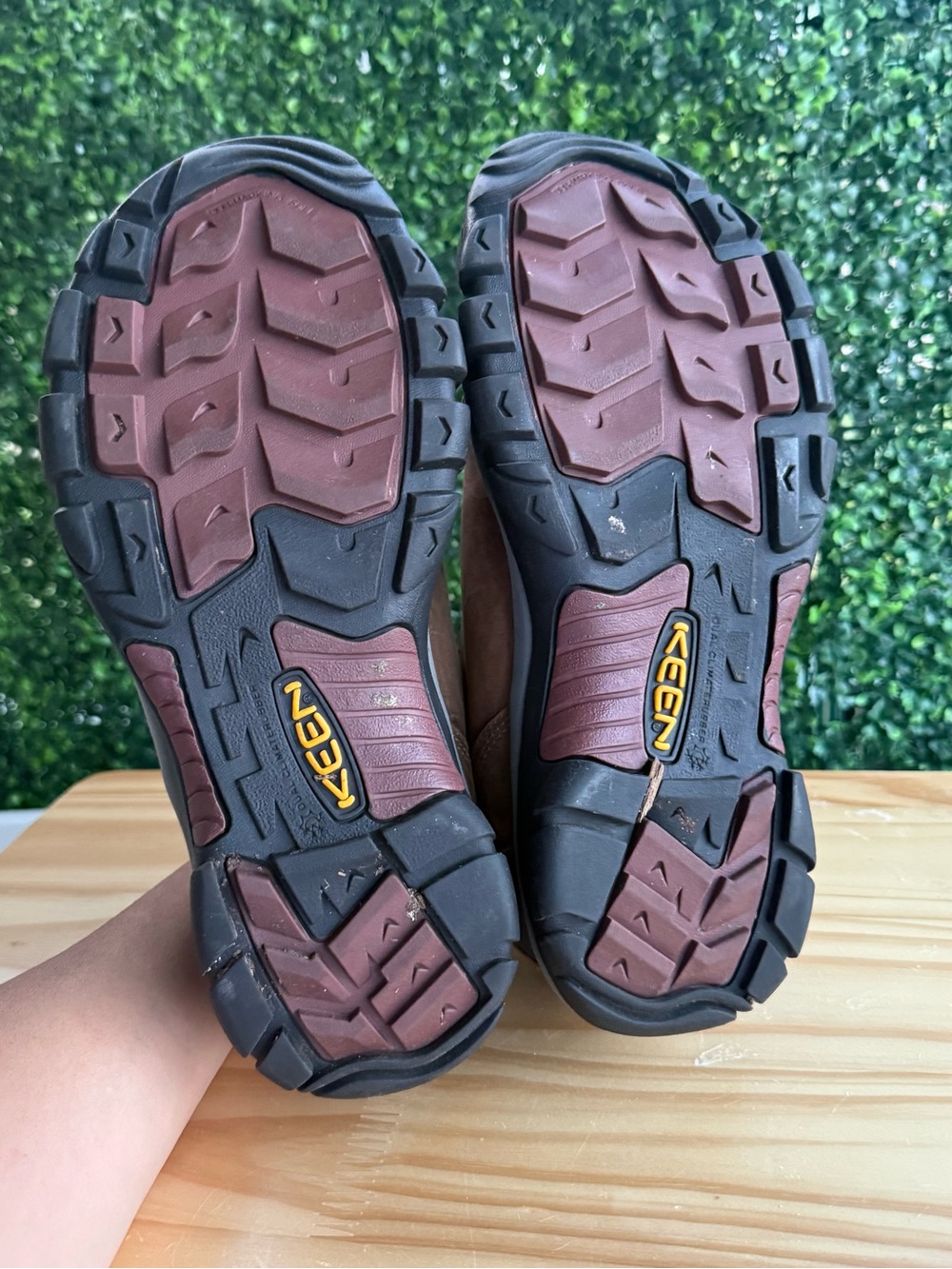 KEEN Brixen Low Men’s 10 Brown Leather Waterproof Insulated Slip-On - Picture 5 of 9